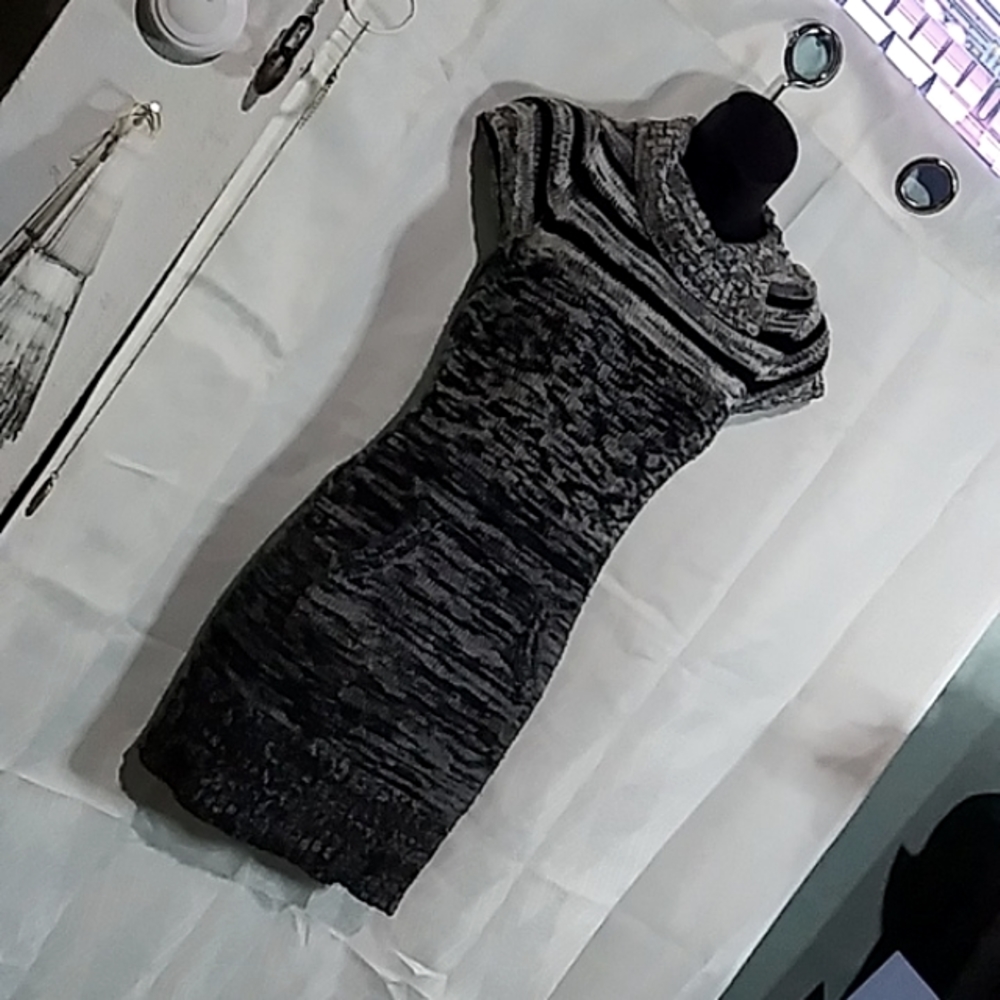 LEI SHEIN DRESS